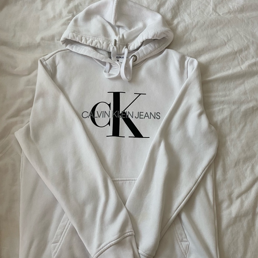 WHITE CALVIN KLEIN HOODIE